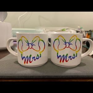Disney Mrs and Mrs coffee mug set
